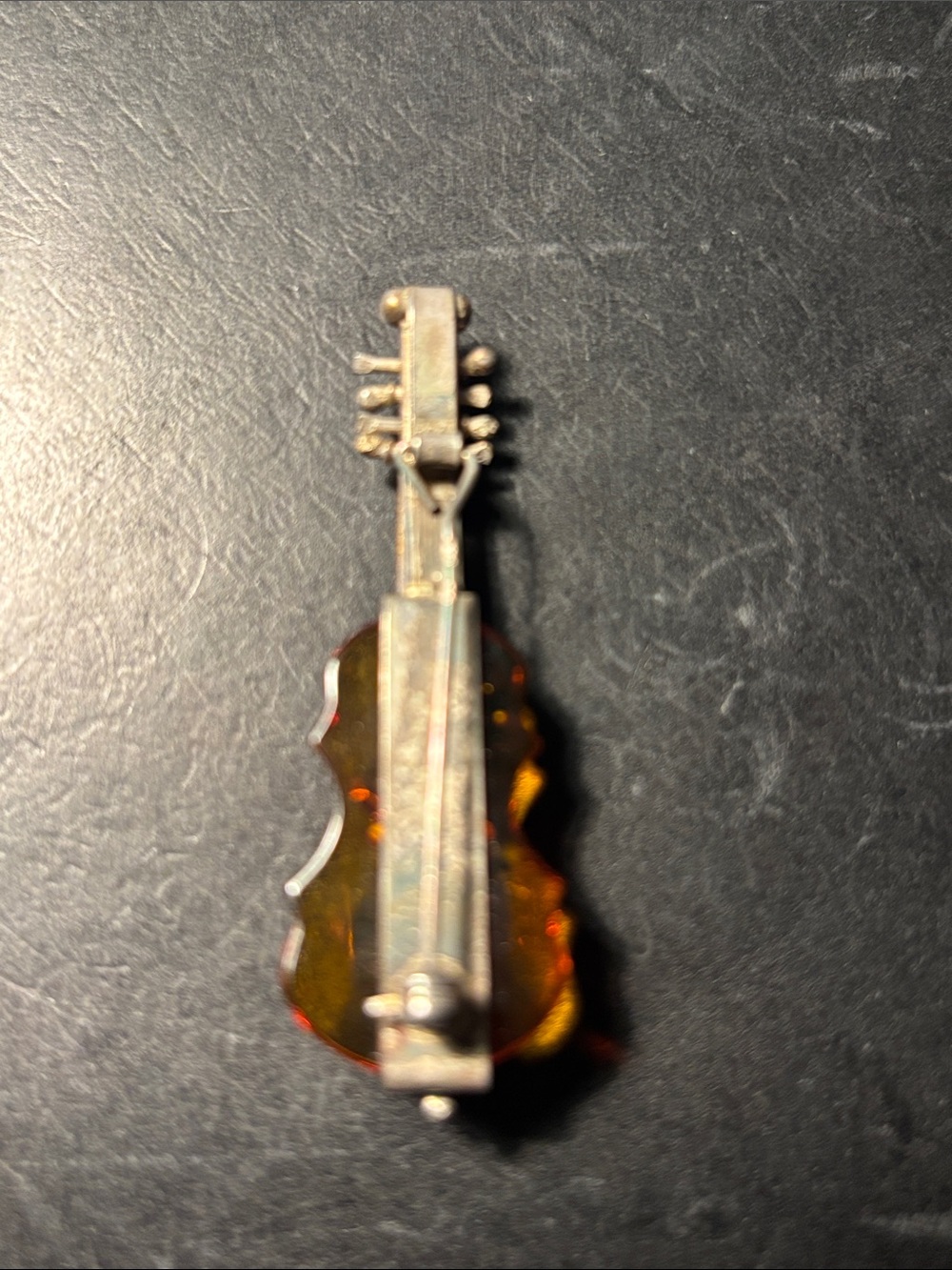 Amber violin brooch/pin - Picture 2 of 3